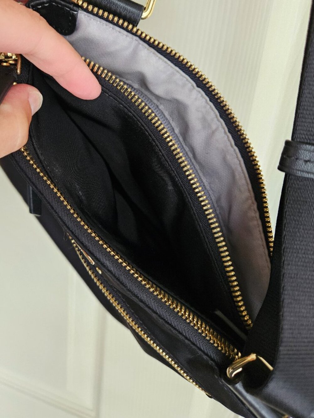 TUMI Black Nylon Crossbody, Voyageur Tula Bag - Picture 5 of 9